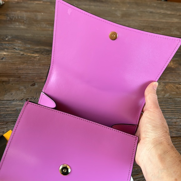 Valentino logo lavender crossbody w/dust bag NWT - Picture 14 of 16